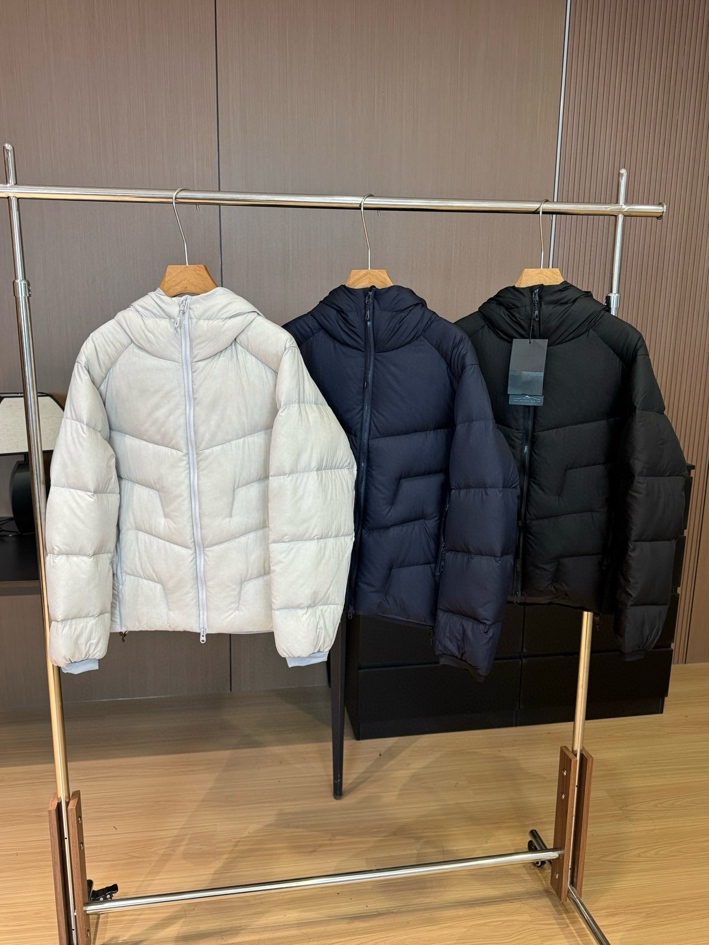 112706男士户外羽绒服鹅绒连帽运动保暖轻量化防风拒水冬季外套潮