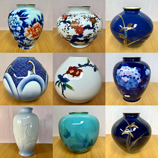 日本皇室御用深川制香兰社描金彩绘色绘彩磁描金蓝釉花瓶花器