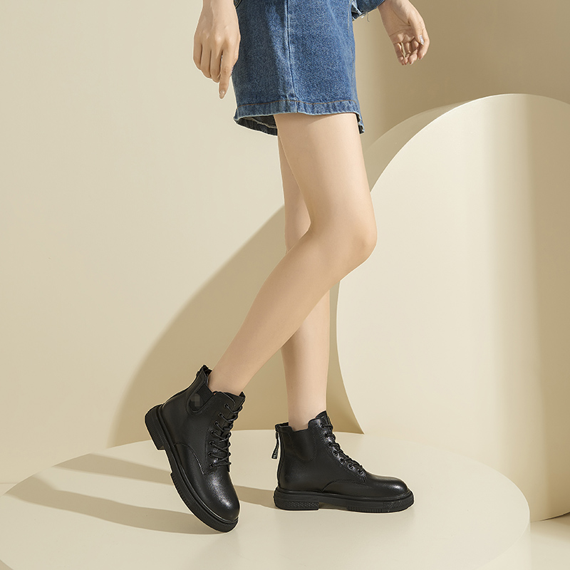 卓诗尼女鞋英伦风短靴甜酷马丁靴女舒适柔软厚底靴金属饰扣装饰潮