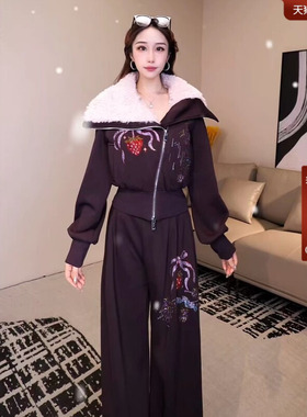 TCH潮流时尚草莓烫钻咖色大毛领加绒外套休闲裤套装女T75D07E1098