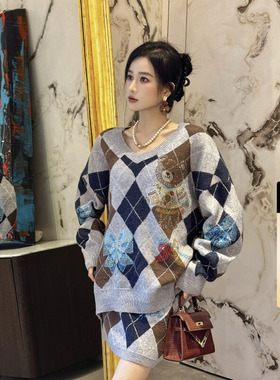 TCH时髦宽松烫钻V领针织毛衣女短款半身裙套装女T75D07E502025