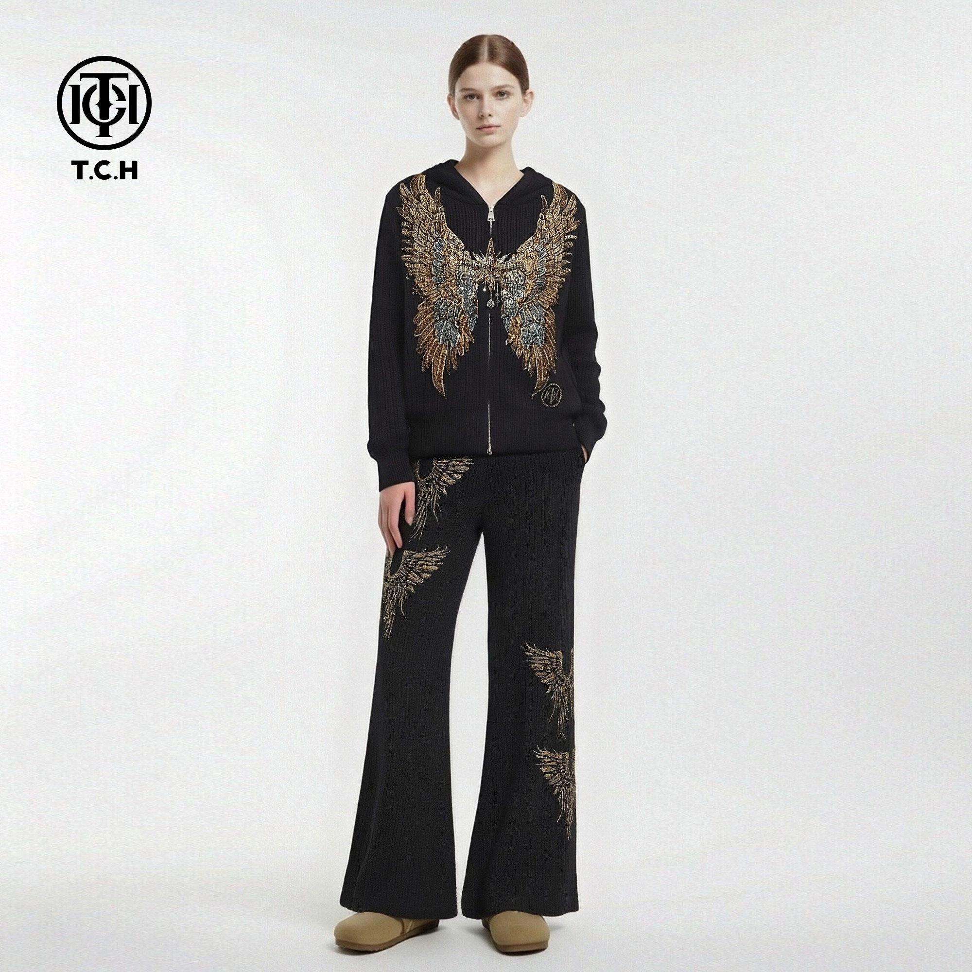 TCH时尚烫钻翅膀黑色休闲连帽拉链外套长裤潮流套装女T78A07E1081