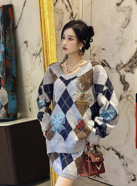 TCH时髦宽松烫钻V领针织毛衣女短款半身裙套装女T75D07E502025