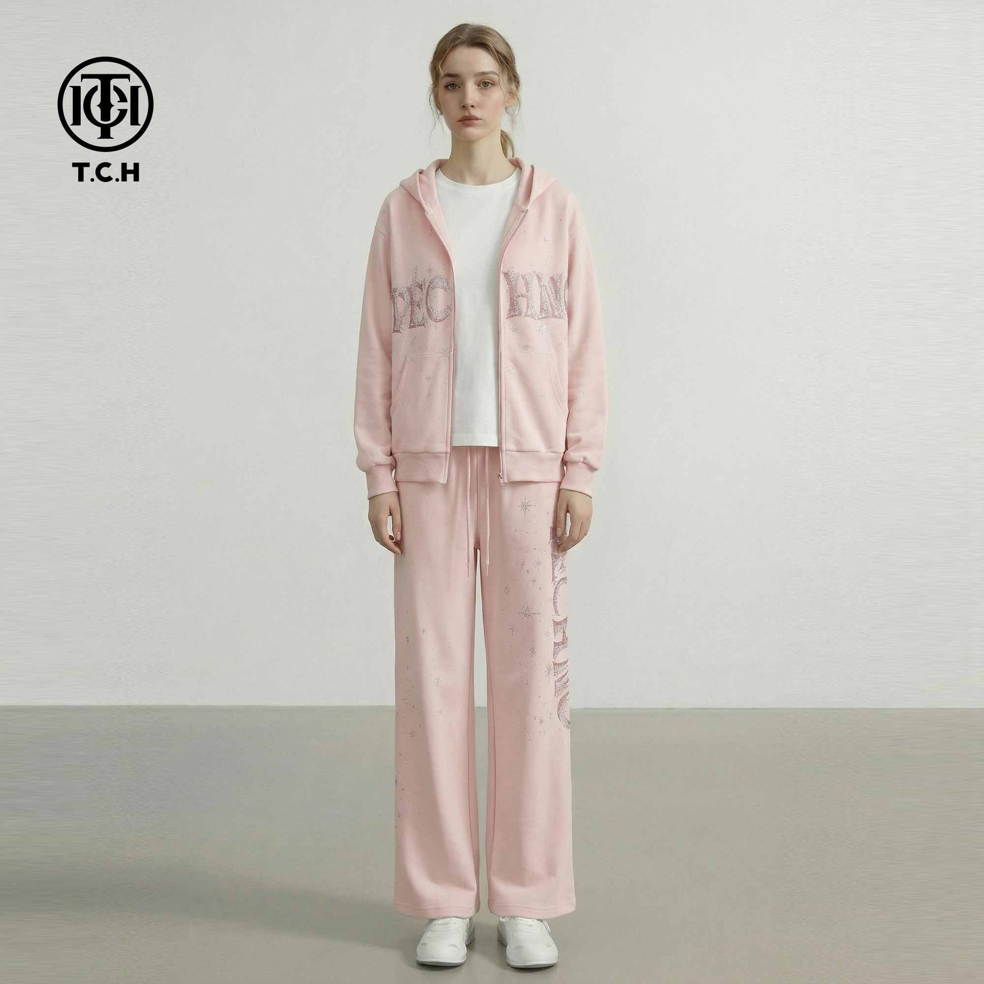 TCH26春款时尚烫钻宽松减龄粉色连帽外套休闲裤套装女T78A07E1121