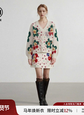 TCH【含羊驼毛】秋冬慵懒风套装女花朵烫钻针织衫短裙T78A07E1048
