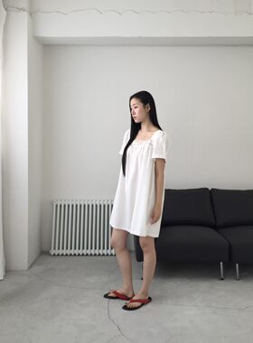 八0621韩国东大门连衣裙区4573986英伦春季街舞通勤瑞丽纯色洋气