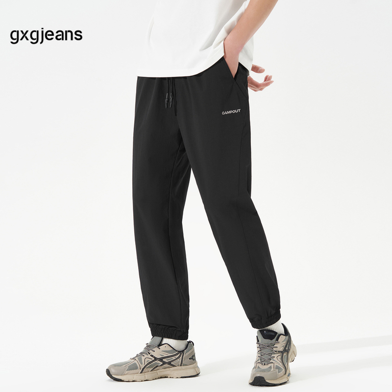 黑色收口长裤，休闲运动