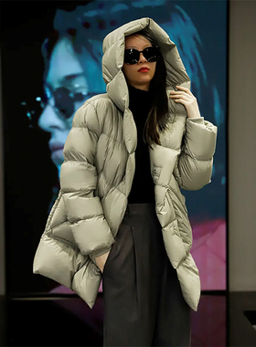 宽松加厚白鸭绒保暖羽绒服女黑色面包服2025年冬季韩版连帽外套