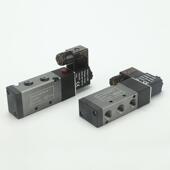 电磁阀4v210 08常闭气动电磁阀2位5通带先导头线圈换向阀厂家供应