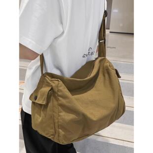 日系慵懒风帆布包男款大容量斜挎包复古邮差包上班通勤单肩包旅行