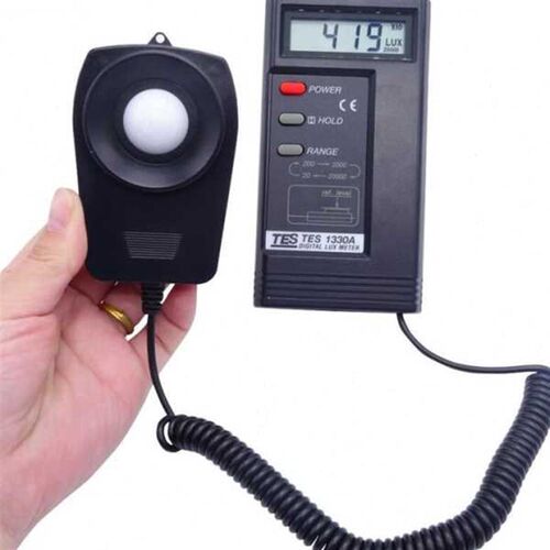 台湾泰仕照度计TES-1330A/1332A/1334A数字教室亮度计照明测光仪