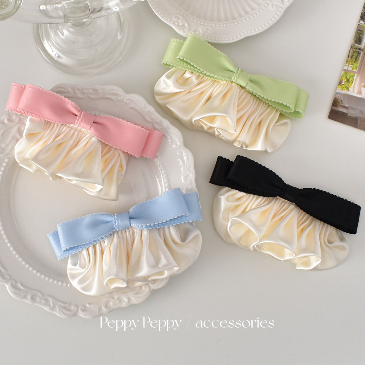 温柔法式缎面裙摆蝴蝶结弹簧夹