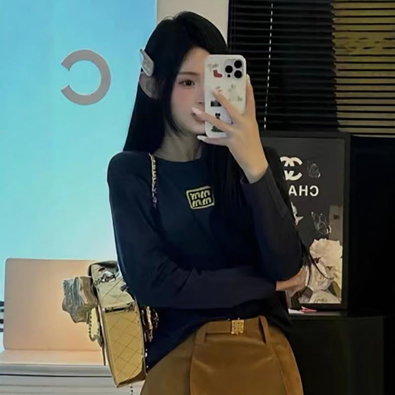 深圳南油高版本 2025秋装中长款字母贴布刺绣上衣宽松长袖T恤女