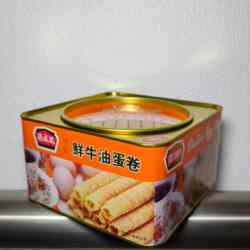 顺丰香港德成号特制鲜牛油蛋卷 罐内附加缓震填充物敬请慎拍