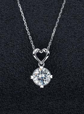 仿真莫桑钻镀pt950铂金爱心形