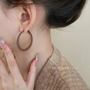 咖色耳圈耳环轻奢高级感气质2024新款 复古美拉德耳饰女耳钉 爆款