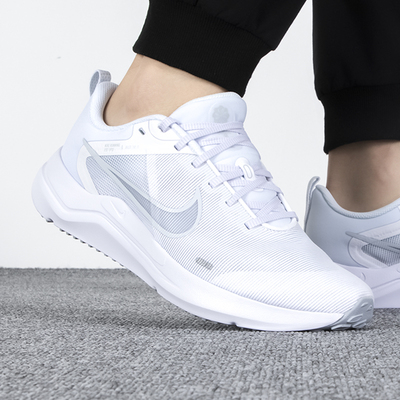 Nike耐克2022夏季新款休闲运动鞋