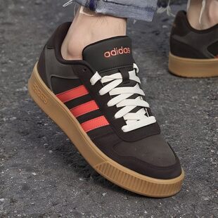 阿迪达斯男鞋翻毛皮篮球复古低帮棕色休闲鞋运动轻便板鞋JP8234