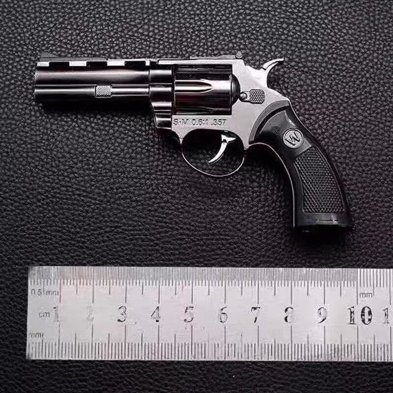 金属皮套左轮玩具儿童玩具枪合金手枪模型男孩礼物1:2.05不可发射