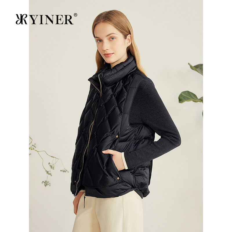 YINER音儿专选2025秋季新款柔润缎面菱格纹风琴褶门襟羽绒马甲