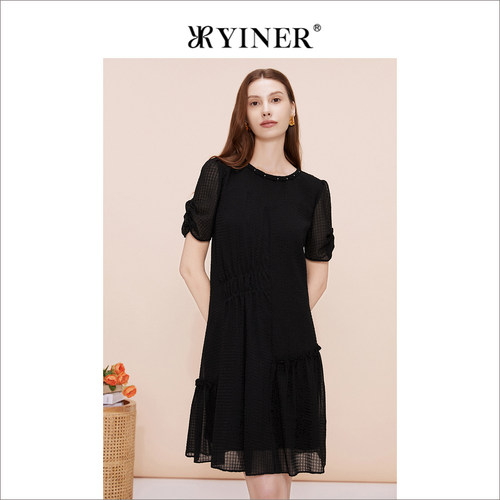 YINER音儿专选女装夏季法式优雅收褶钉珠领小黑裙连衣裙