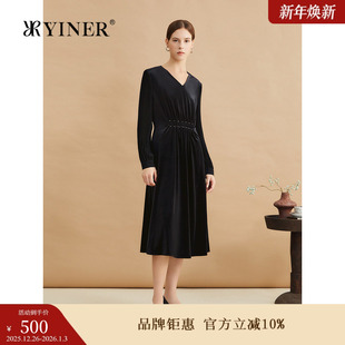 时尚 冬季 YINER音儿专选女装 钻饰V领小黑裙丝绒连衣裙 醋酸系列