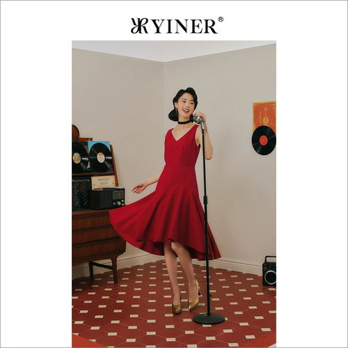 YINER音儿冬季安可拉红绵羊毛安可拉红A字连衣裙