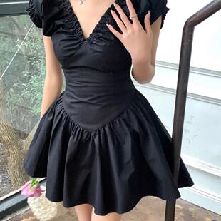 保店 2023秋冬新款 百搭简约连衣裙