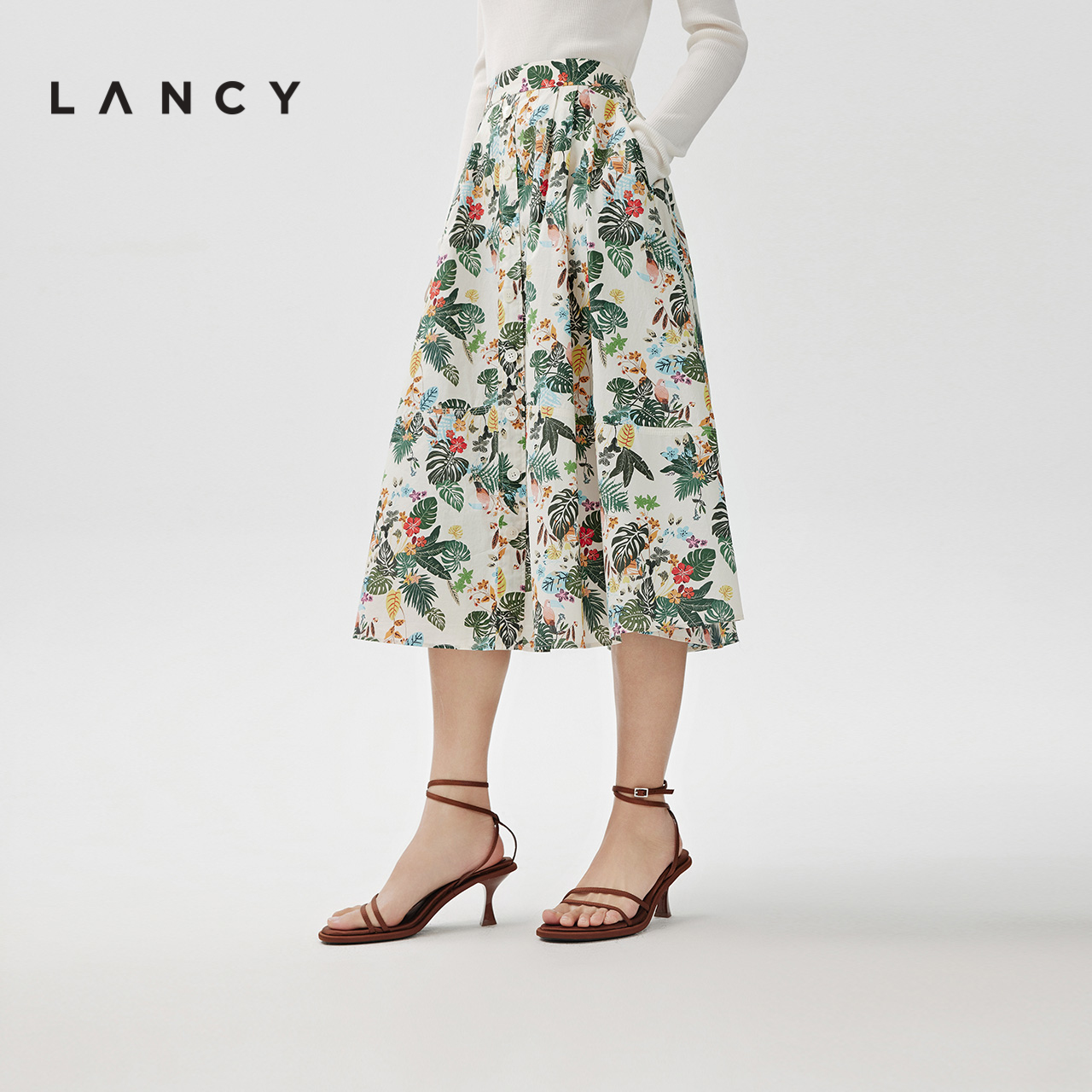 独特印花 高腰设计 规整压褶