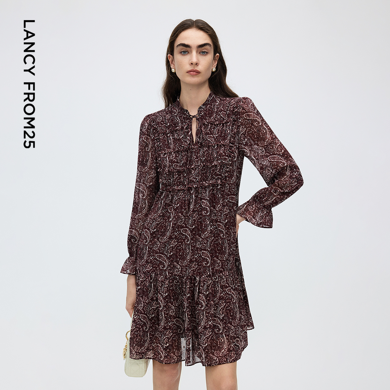 系带小立领 木耳边拼接 宽松A摆