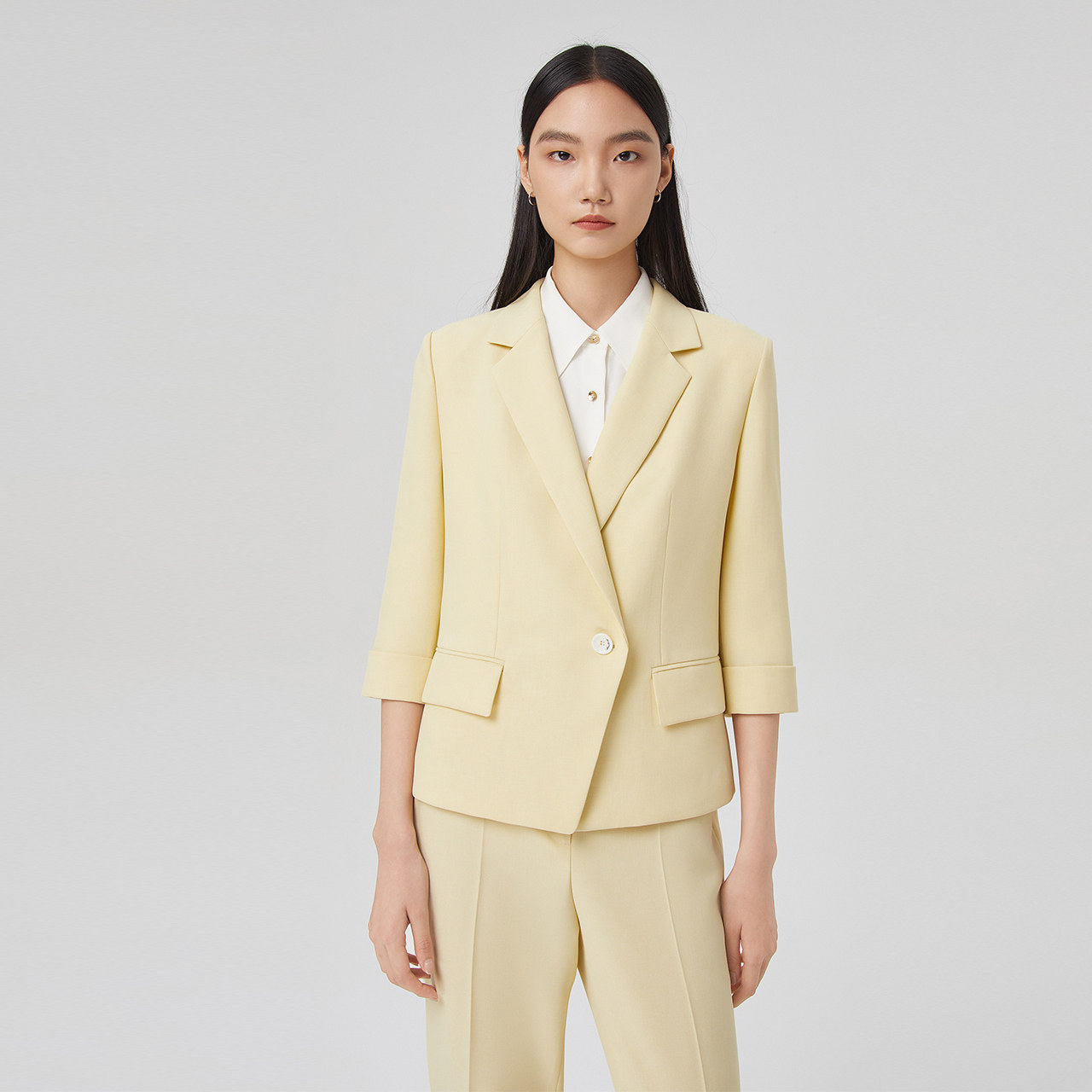 LANCY/朗姿女装春季新款通勤短外套西装领直身修身西服女图片
