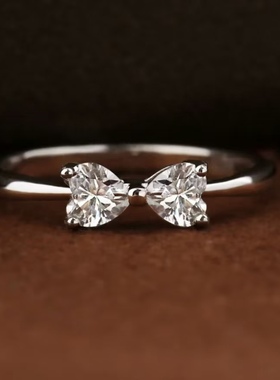 莫桑石心形蝴蝶结戒指