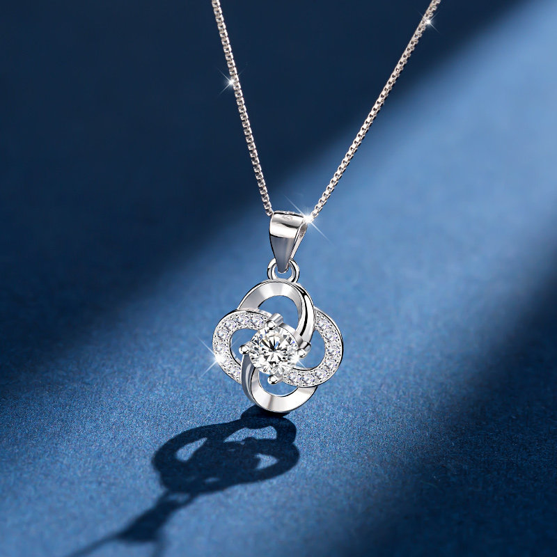 PT950铂金D色莫桑钻微镶四叶草吊坠项链纯银群镶四瓣花锁骨链女