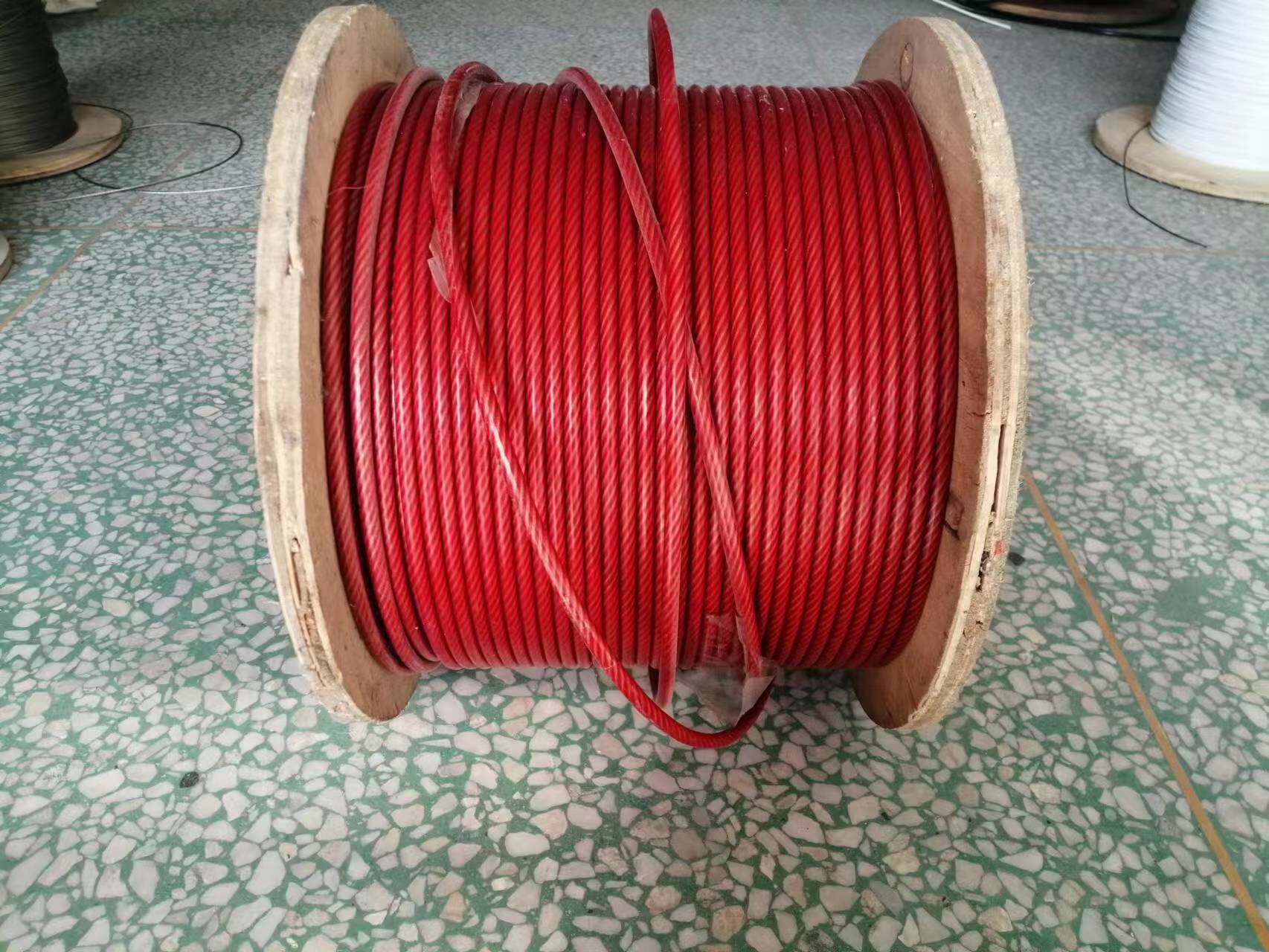 出口316 316L红色包塑涂塑尼龙pa 7*19钢丝绳 绳索 5mm