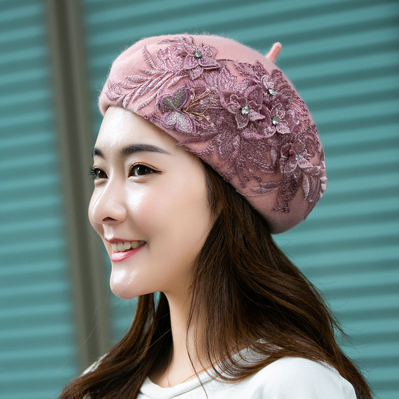 秋冬新品羊毛呢蝴蝶蕾丝刺绣百搭立体型女贝雷帽日系粉白色画家帽