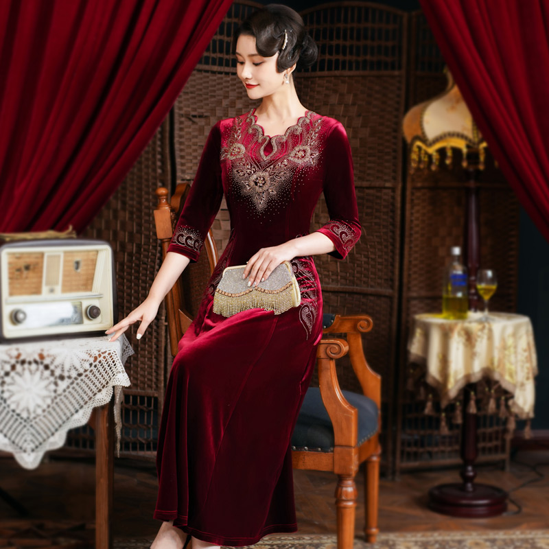 高贵名媛时尚新娘妈妈重工钉珠旗袍平时可穿长款喜妈妈秋冬礼服裙