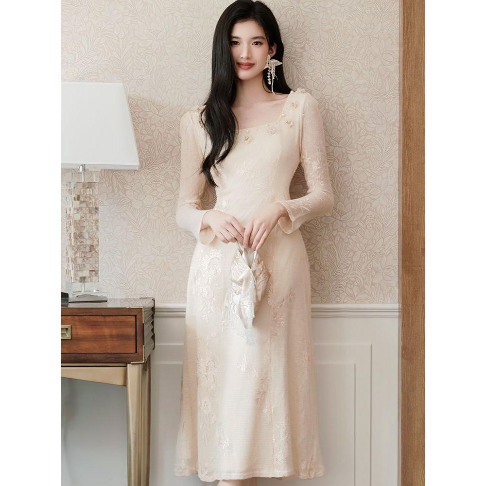 实拍  现货2025冬法式藕粉大花亮片刺绣钉珠气质连衣裙