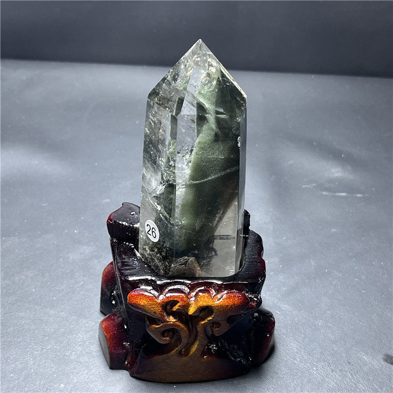 绿幽灵水晶单尖柱摆件兔毛花莲层层山状天然原石打磨居家装饰精品