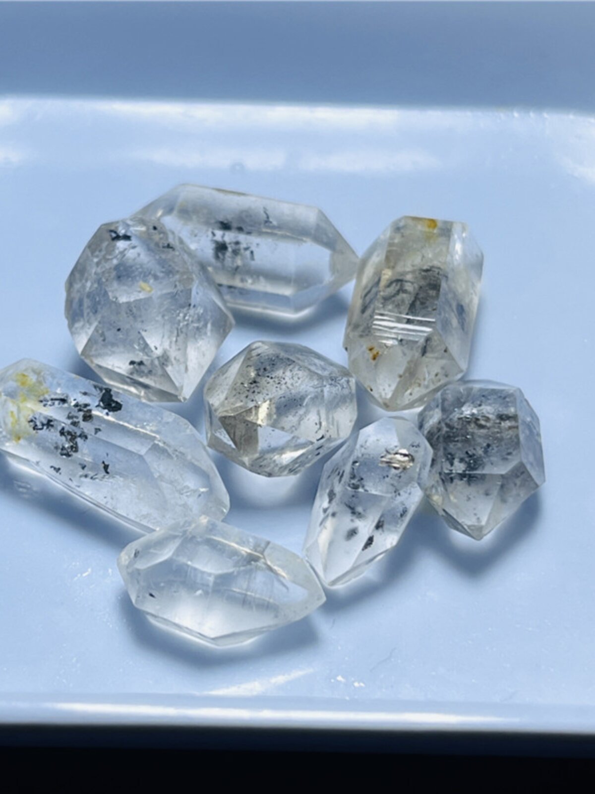 천연 크리스탈 유사 빛나는 다이아몬드 투명한 이상한 돌 표본 원시 돌 장식품 백본 추천 선물 가게 추천