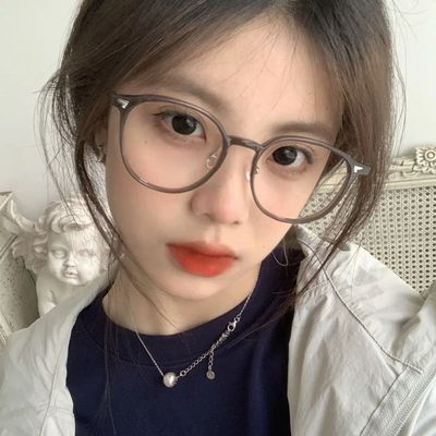 素颜氛围感!轻巧黑框近视眼镜女韩版早八学生高颜值防蓝光眼睛架