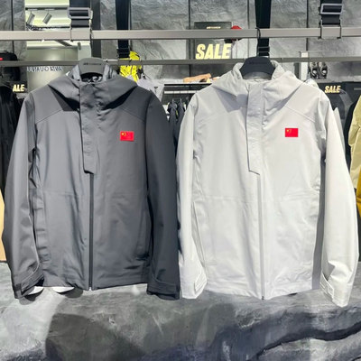 安踏冠军防水透湿三合一羽绒外套