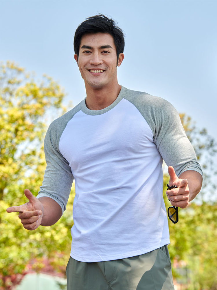 暗狱猎人 2022春季新款七分袖圆领插肩袖T恤肌肉男运动修身打底衫