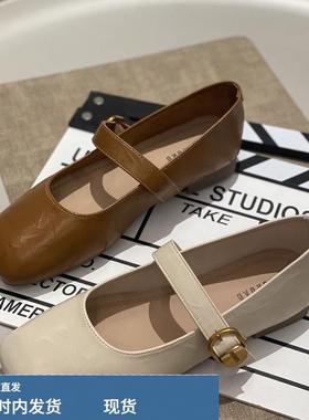 流行的方形脚趾多功能法国女性小皮鞋2025新款Trbottomy春夏平底