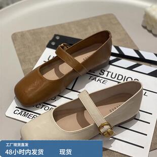 流行的方形脚趾多功能法国女性小皮鞋2025新款Trbottomy春夏平底