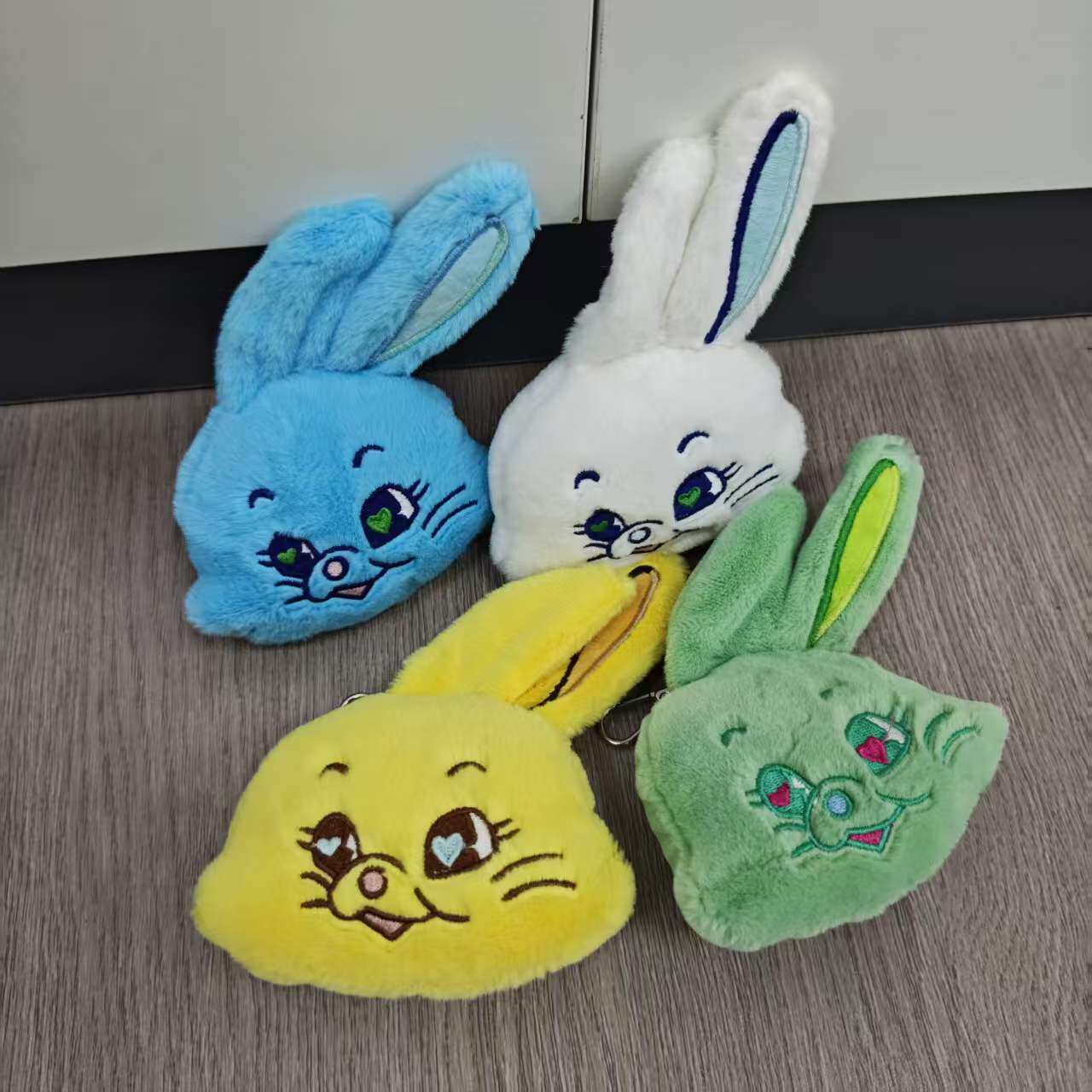 毛茸茸卡通兔子挂件背包挂饰可爱钥匙扣玩偶挂饰玩具偶装饰兔子
