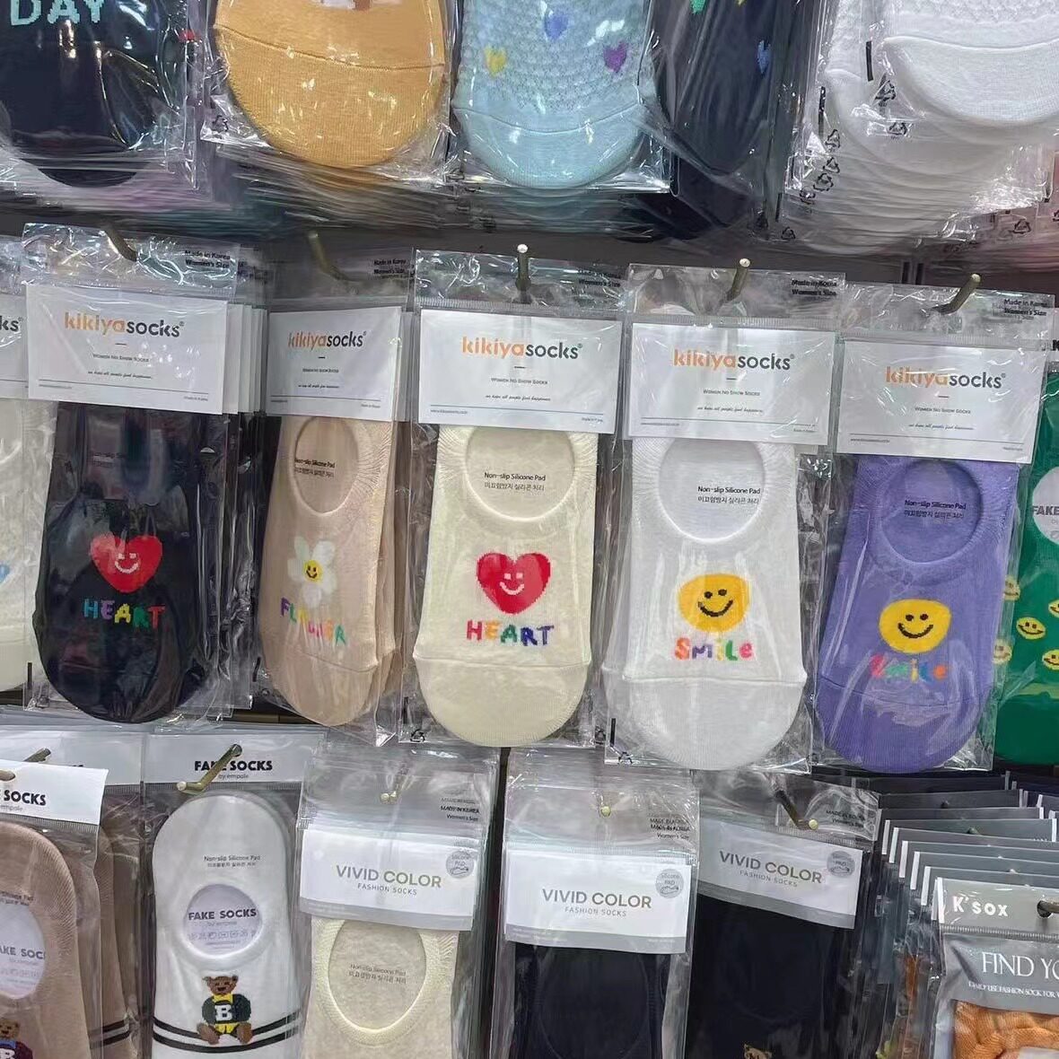 现货批发韩国kikiyasocks春夏多巴胺笑脸少女船袜 爱心字母薄袜子