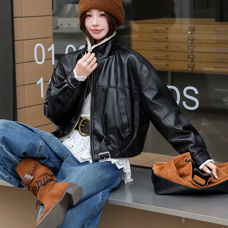 美拉德复古羊羔毛立领短款皮衣女士秋冬季美式加绒厚机车夹克外套