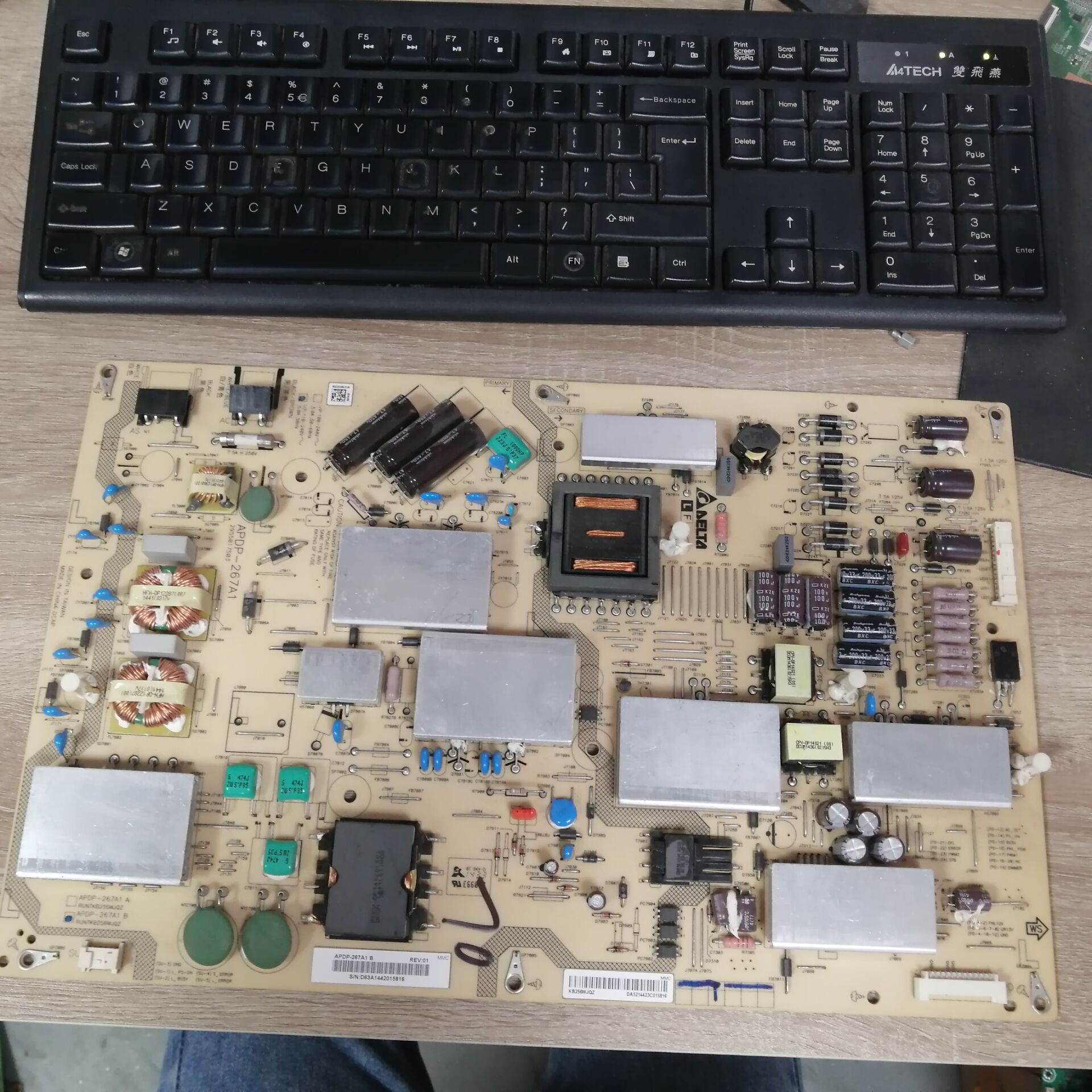 夏普LCD-70UE20A电源板APD