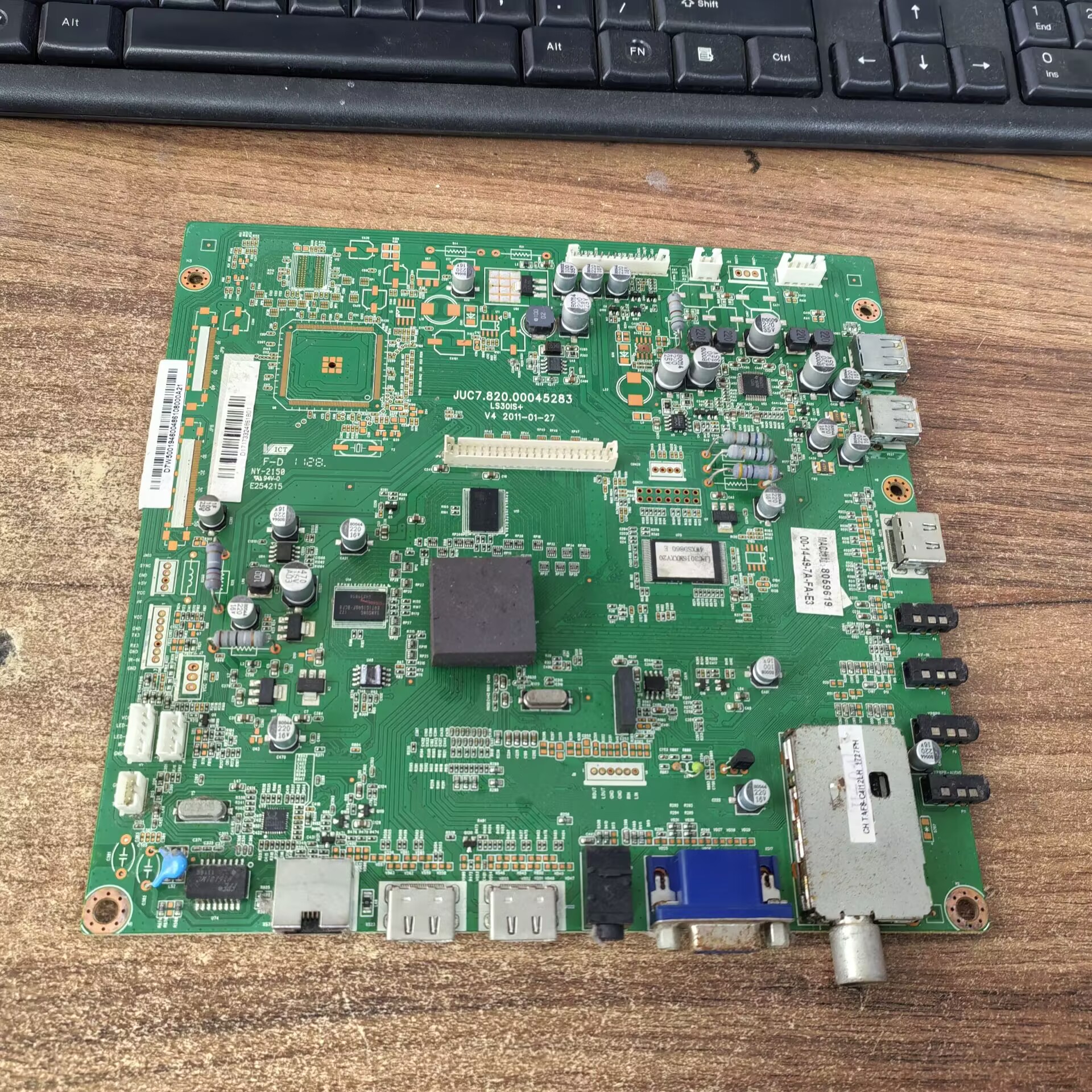 拆机长虹LED32860IX主板JUC7.820.00045283屏LTA320AN01实拍 测好 - 实物图