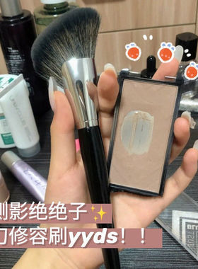 大号斜角修容刷自用镰刀修容刷超软毛阴影刷脸部轮廓化妆刷侧影刷